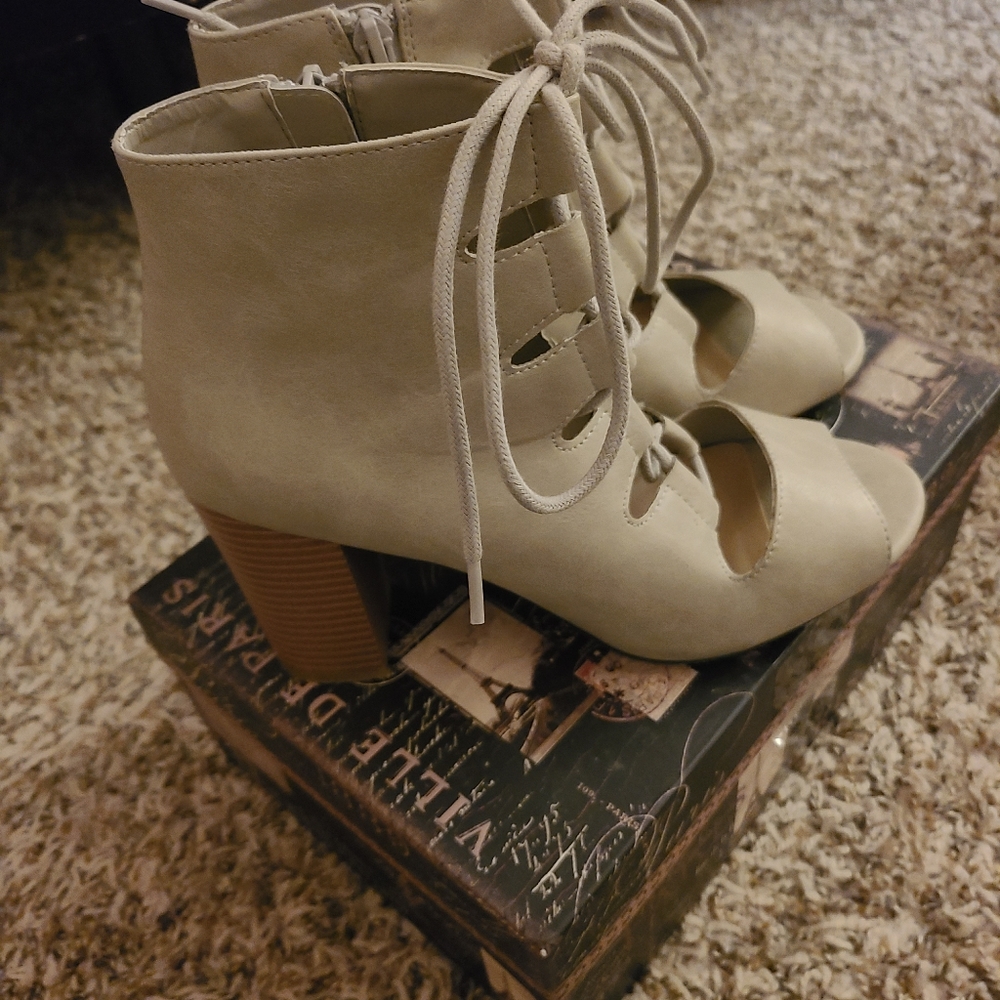 Heel - Picture 5 of 7